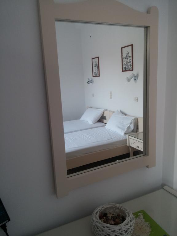 Oasis Studios Logaras Habitación foto
